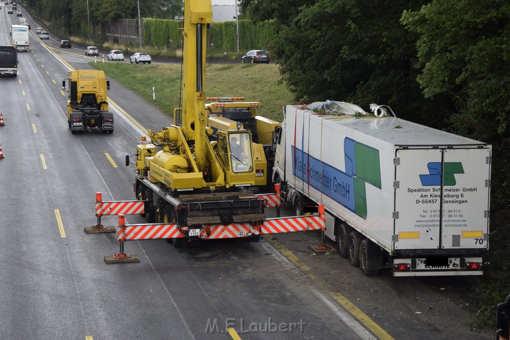 Schwerer VU A 3 Rich Oberhausen Hoehe AK Leverkusen P882.JPG - Miklos Laubert